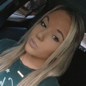 Meet your Posher, Ella